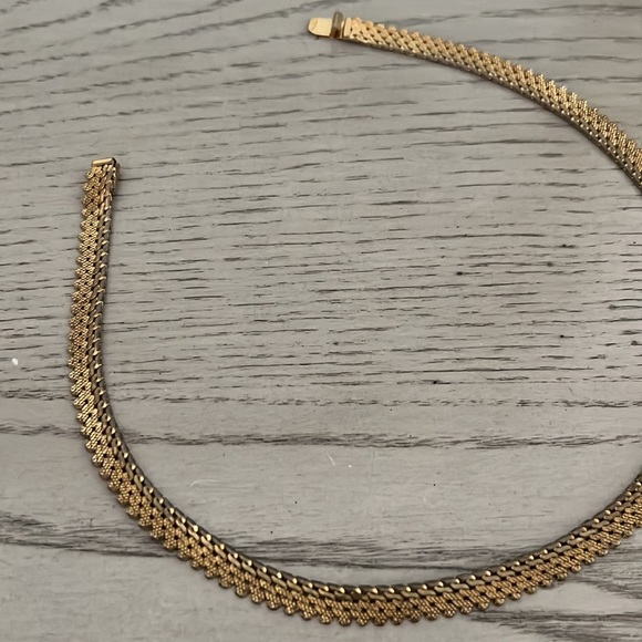 Vintage Monet Gold Tone Necklace Collar Style Retro Signed - Picture 4 of 6